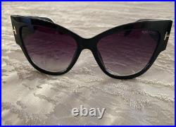 TOM FORD Sunglasses ANOUSHKA TF 0371 Black Frames with Grey Gradient. Replica