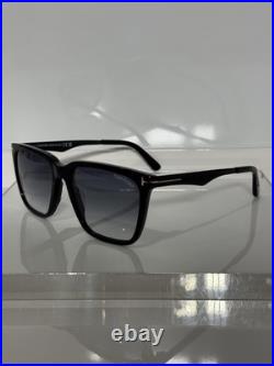 Tom Ford Garrett TF862 01B Black Acetate Unisex Gray Gradient Sunglasses 56mm