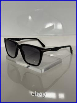 Tom Ford Garrett TF862 01B Black Square Acetate Gradient Tint Sunglasses 54mm