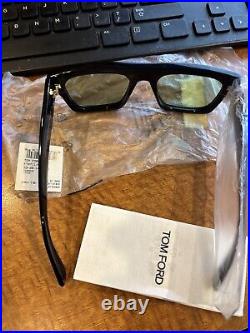 Tom Ford TF711 01N Sunglasses PHOTOCHROMIC Black Frame Gray Lens Flawless